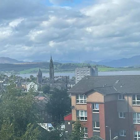 Spacious One Bedroom Flat, Entire Property. Greenock Exterior photo